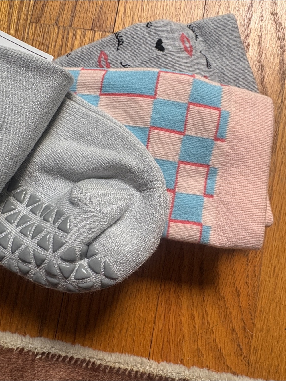 Tavi 3-Pack Grip Socks Jess - POOLSIDE, below freezing, Sweetie - Picture 3 of 3
